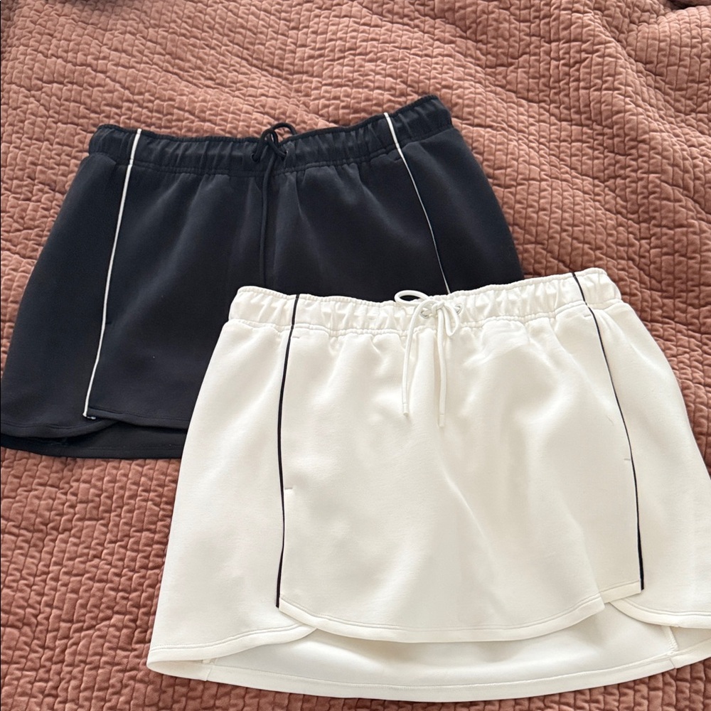 Stylish Black and White Women's Skorts set
